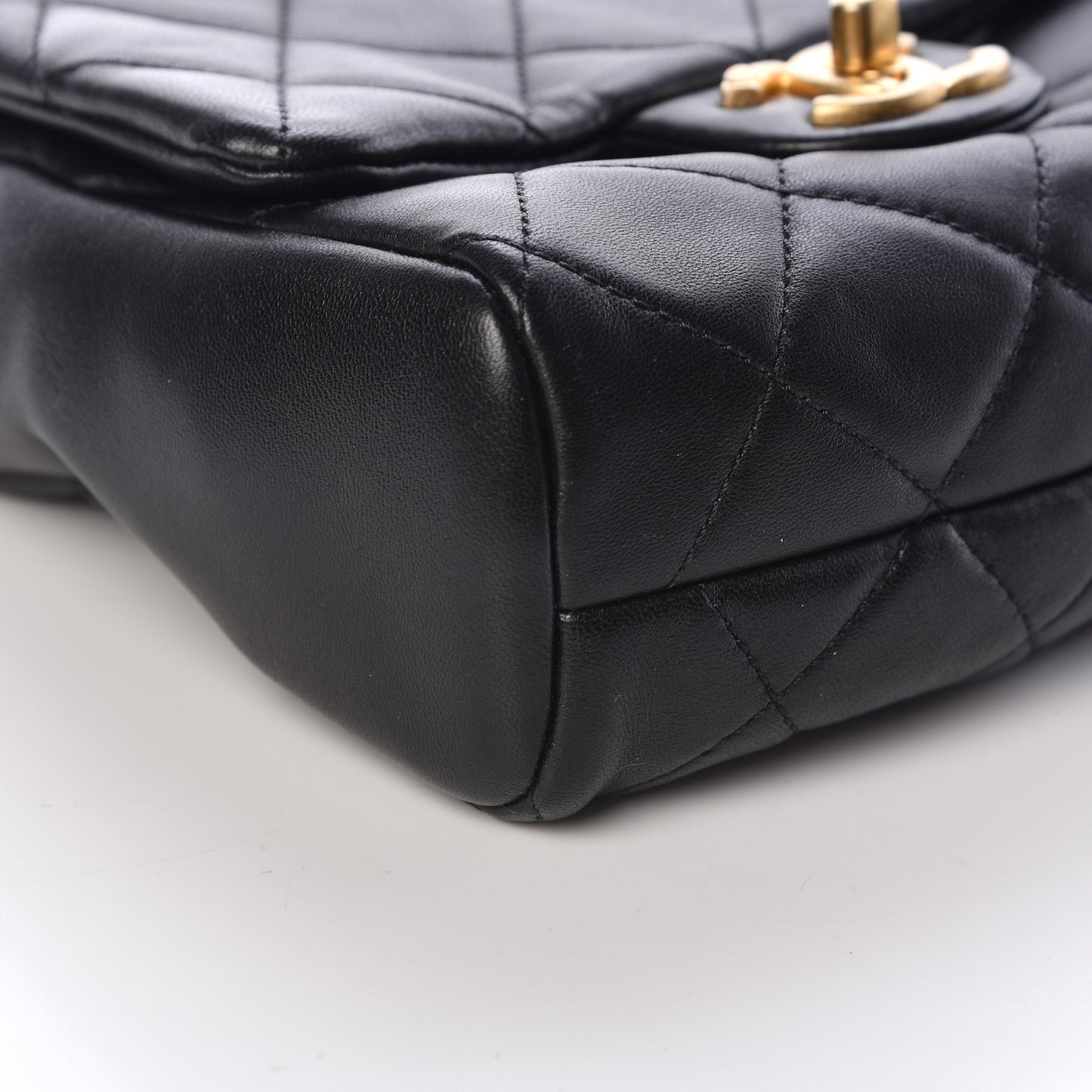 Lambskin Pearl Quilted Side Packs Black