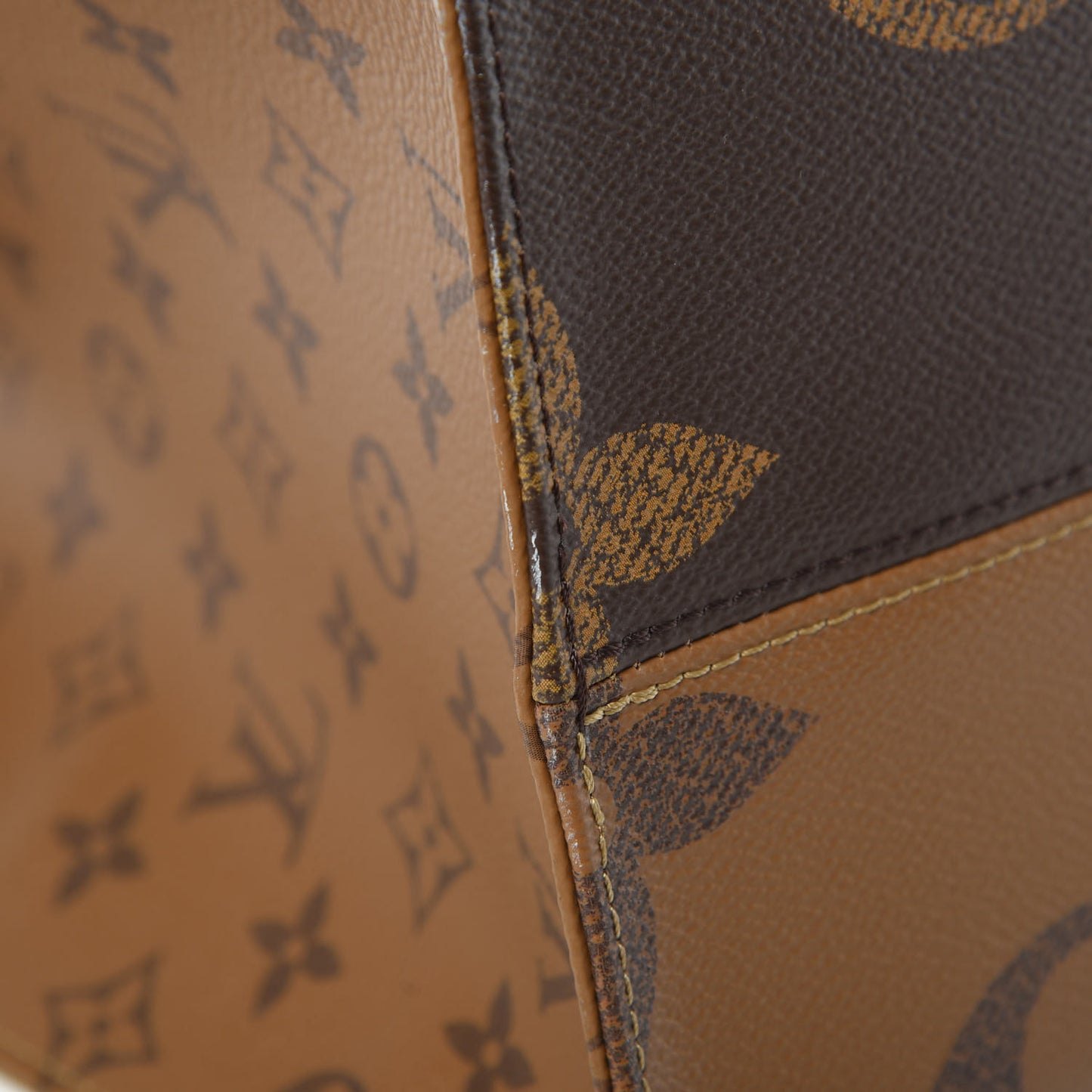 Reverse Monogram Giant Onthego GM
