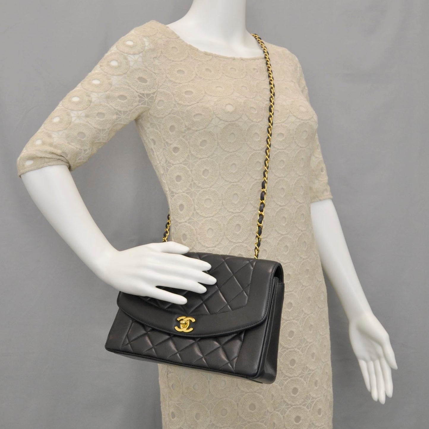 Lambskin Medium Flap Black