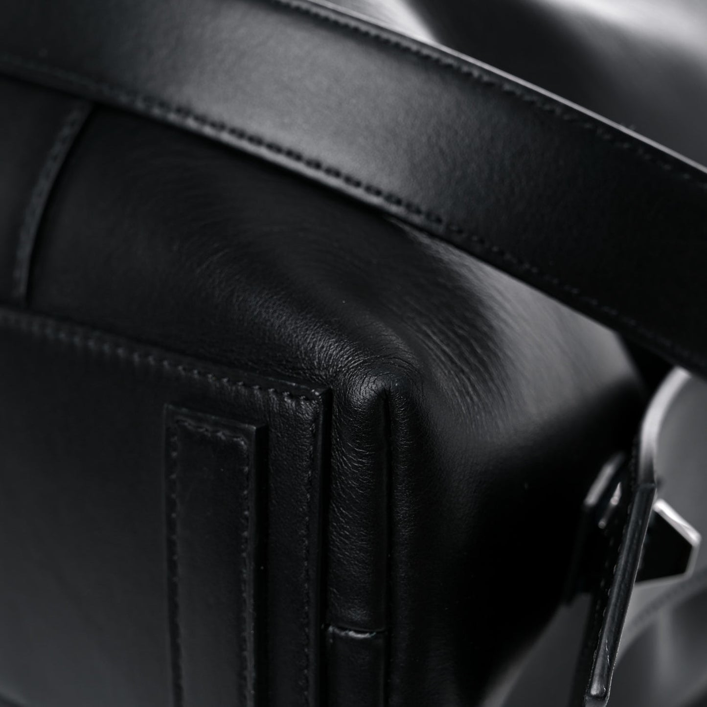 Smooth Calfskin Large Soft Antigona Black