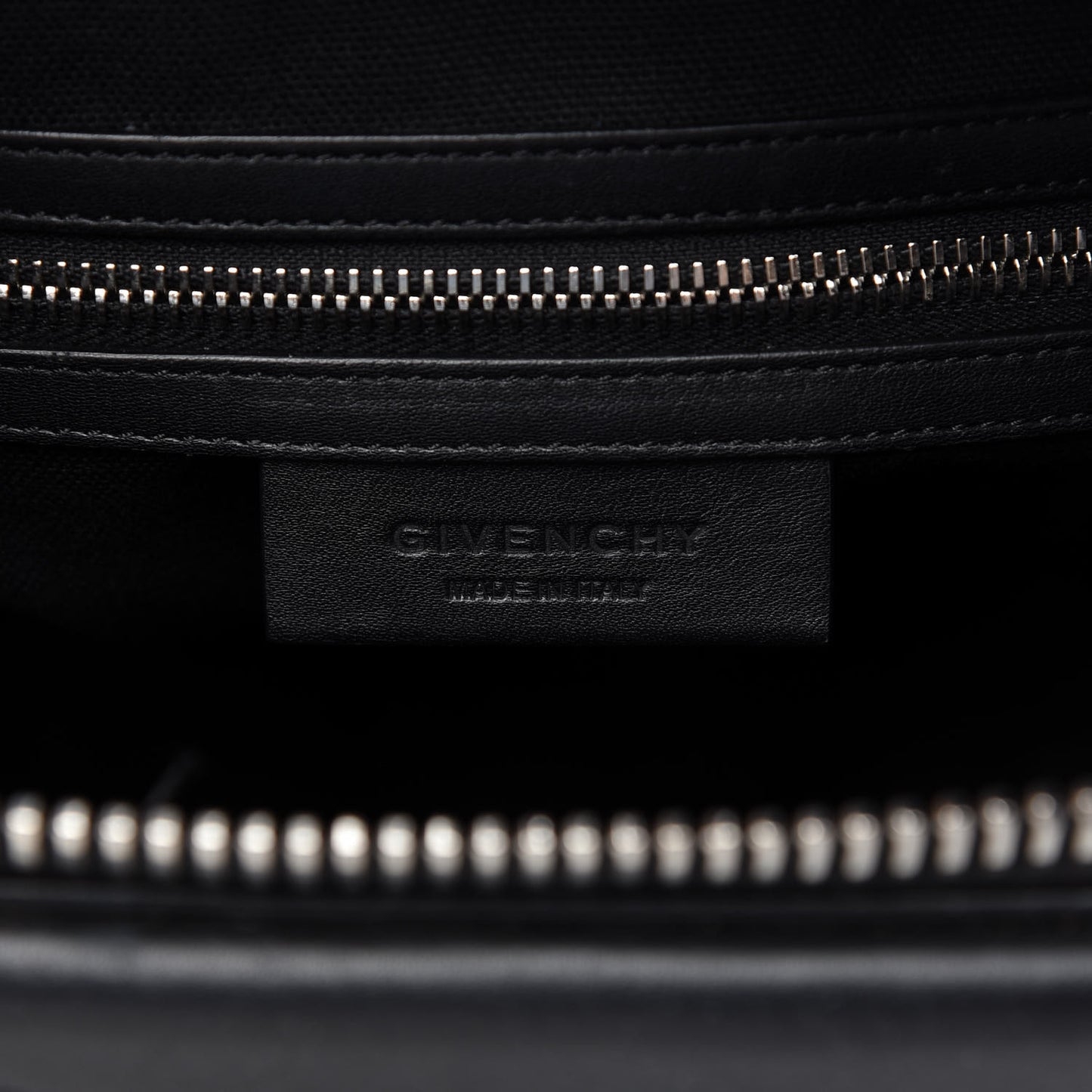Calfskin Medium Studded Antigona Black