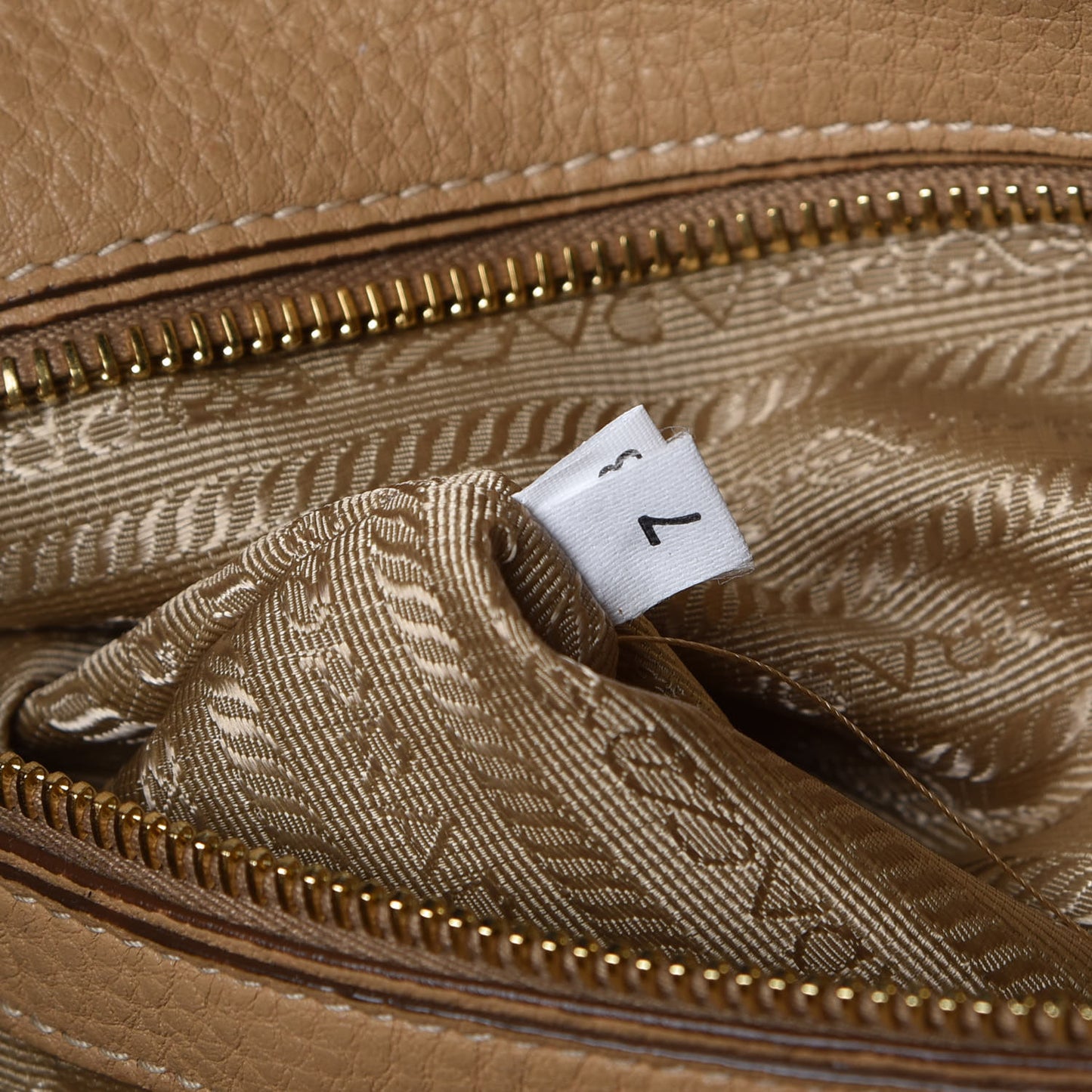 Vitello Daino Shopping Tote Sughero