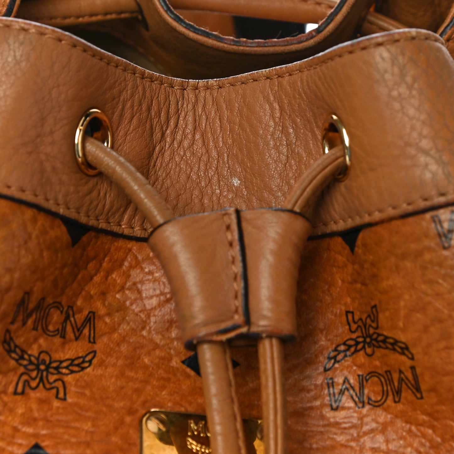 Visetos Essential Drawstring Bucket Bag Cognac