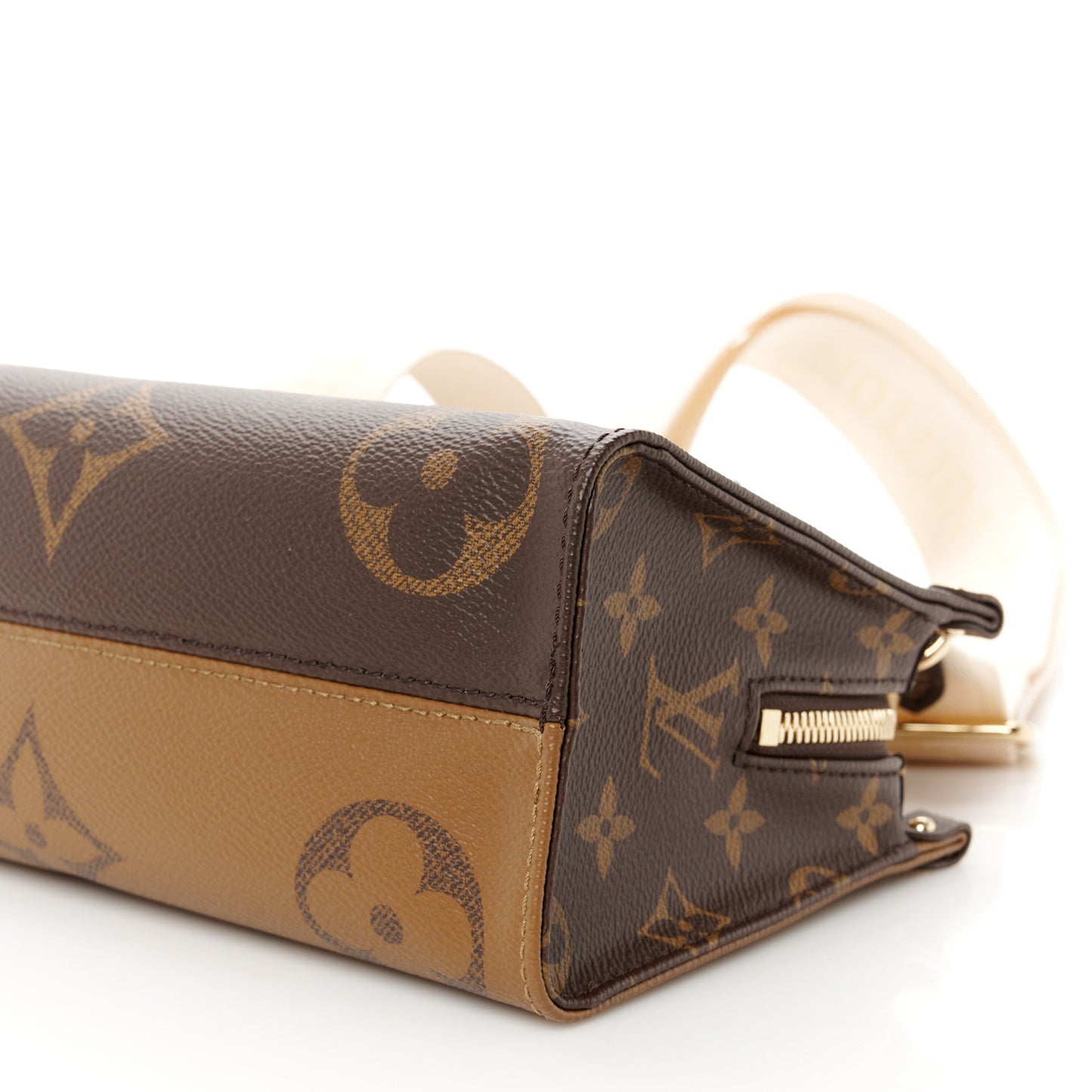 Reverse Monogram Giant OnTheGo East West