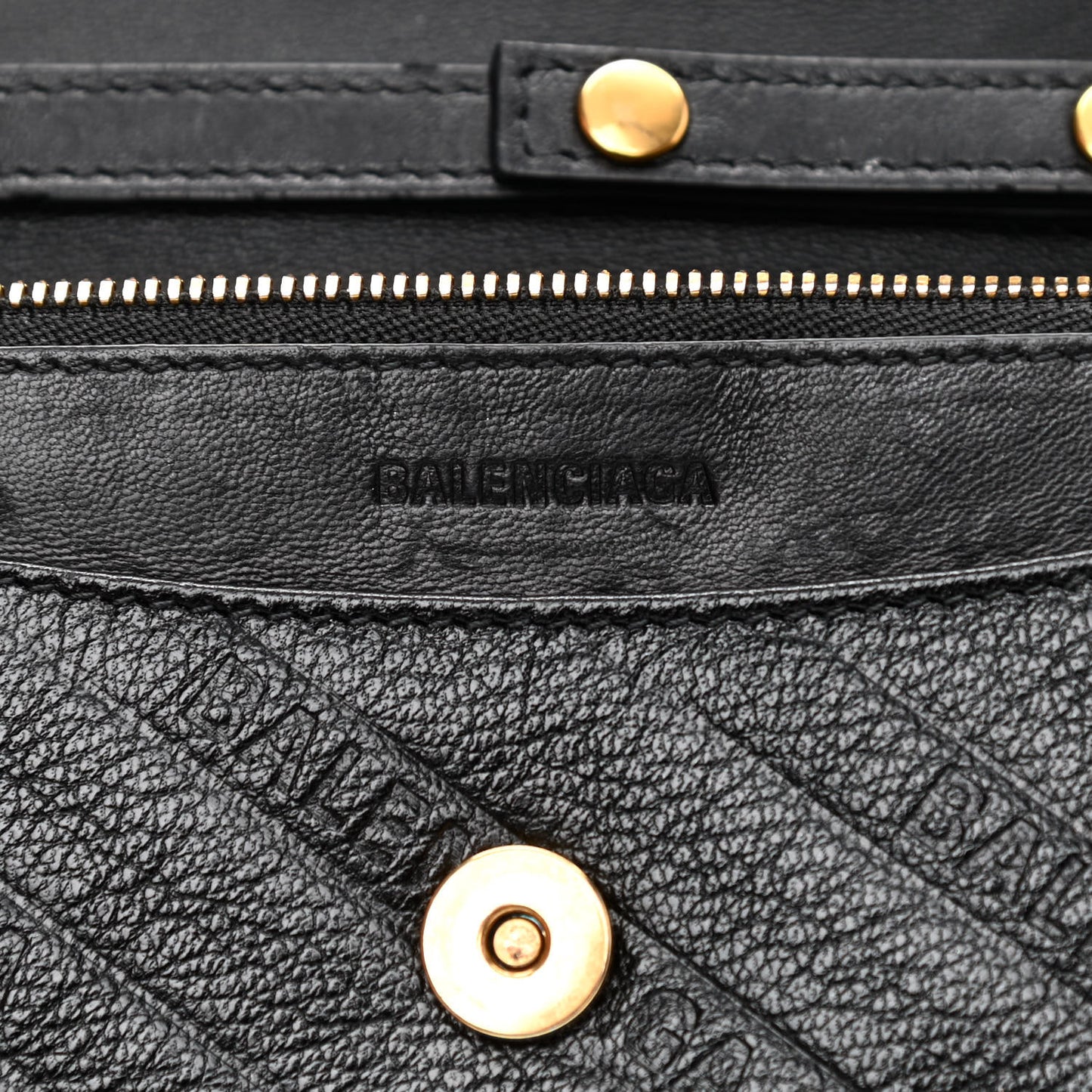 Shiny Goatskin Logo Embossed BB Wallet On Chain Black