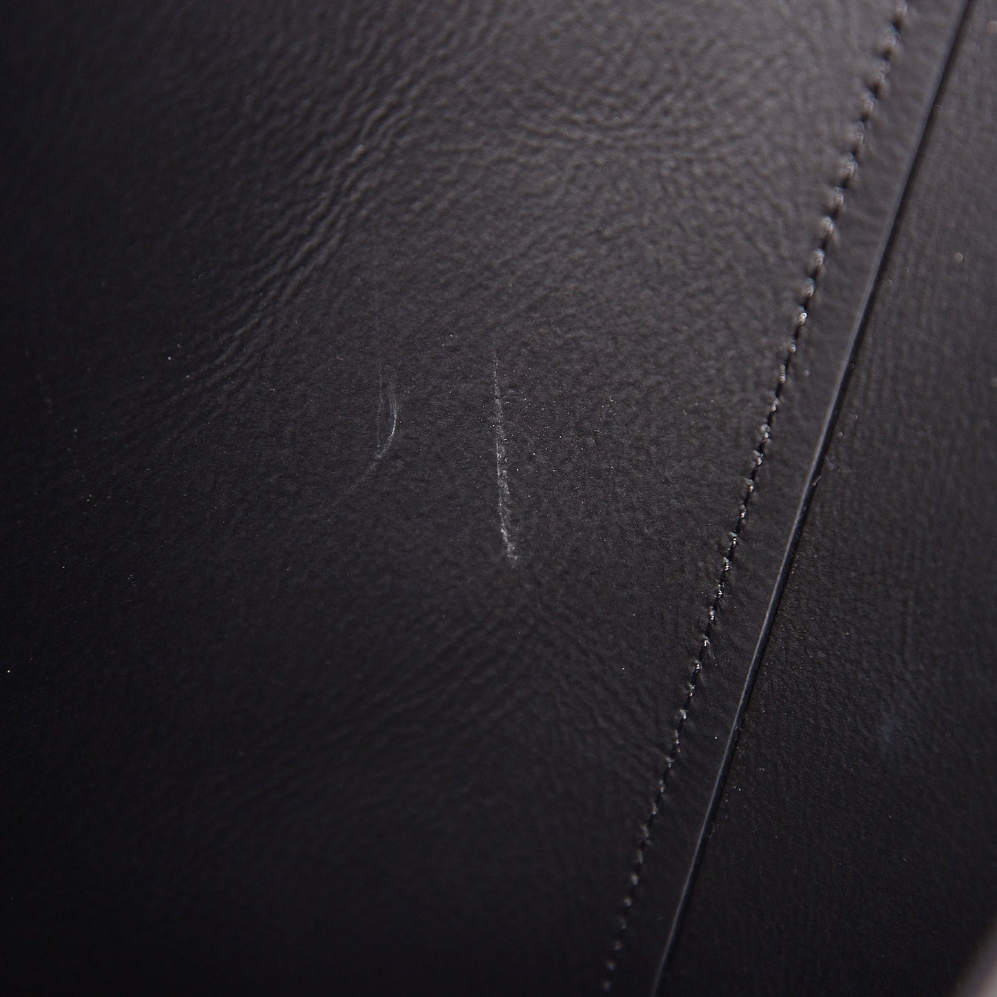 Smooth Grained Calfskin Medium Aby Tote Black