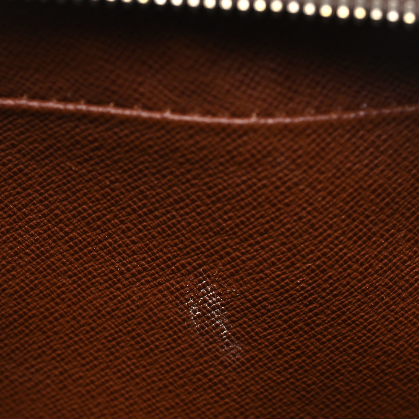 Monogram Nil 28