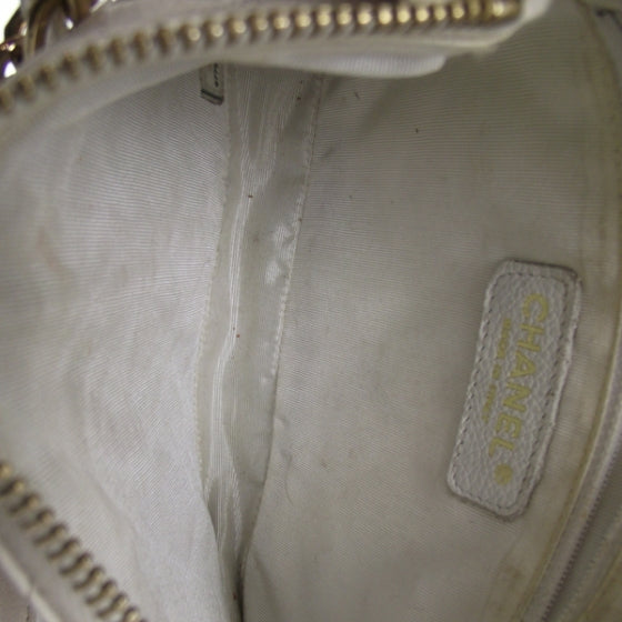 Caviar Quilted Pochette White