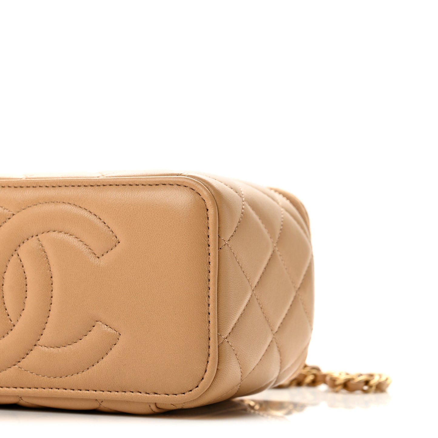 Lambskin Quilted Pearl Crush Small Vanity Case With Chain Beige