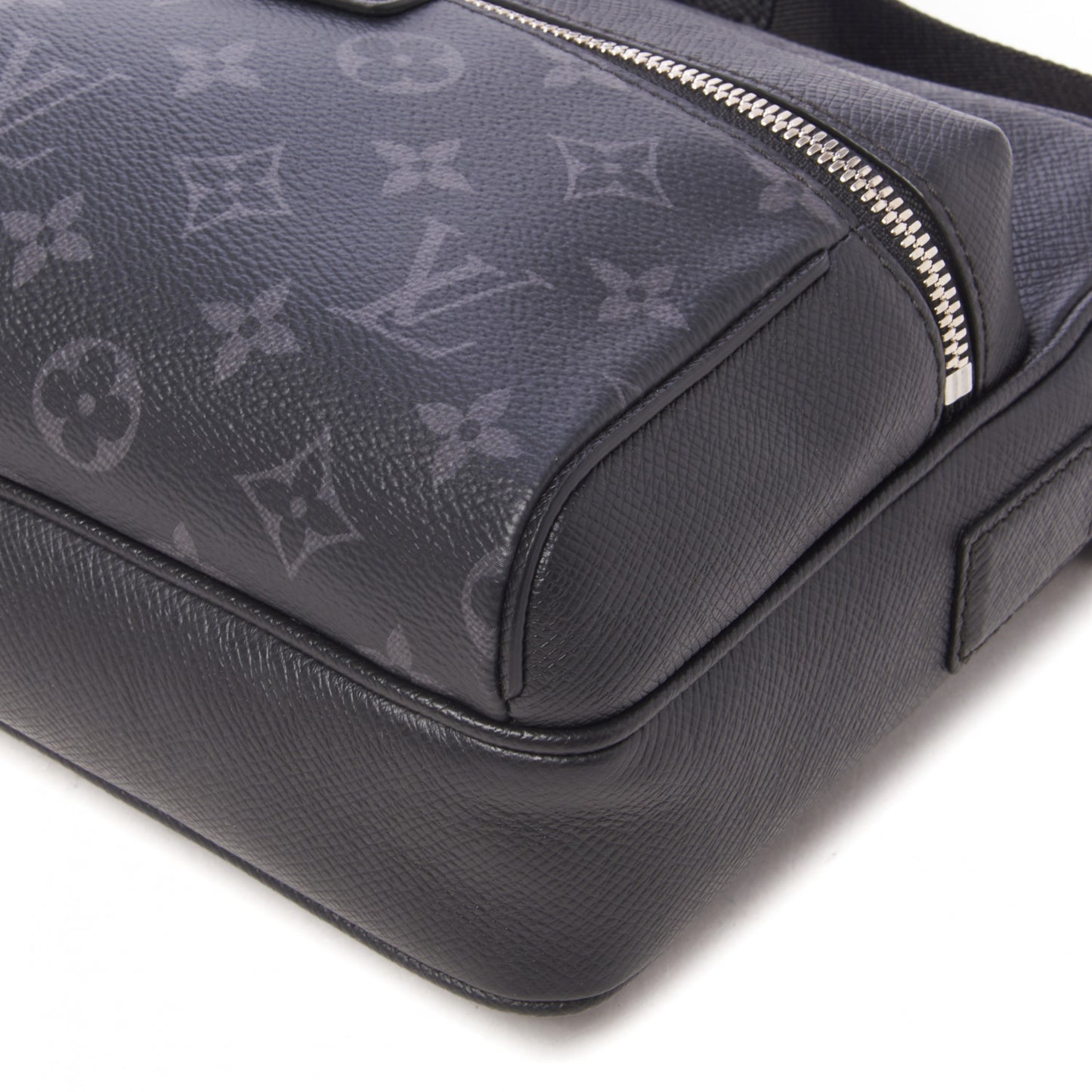 Taiga Monogram Eclipse Outdoor Messenger Black