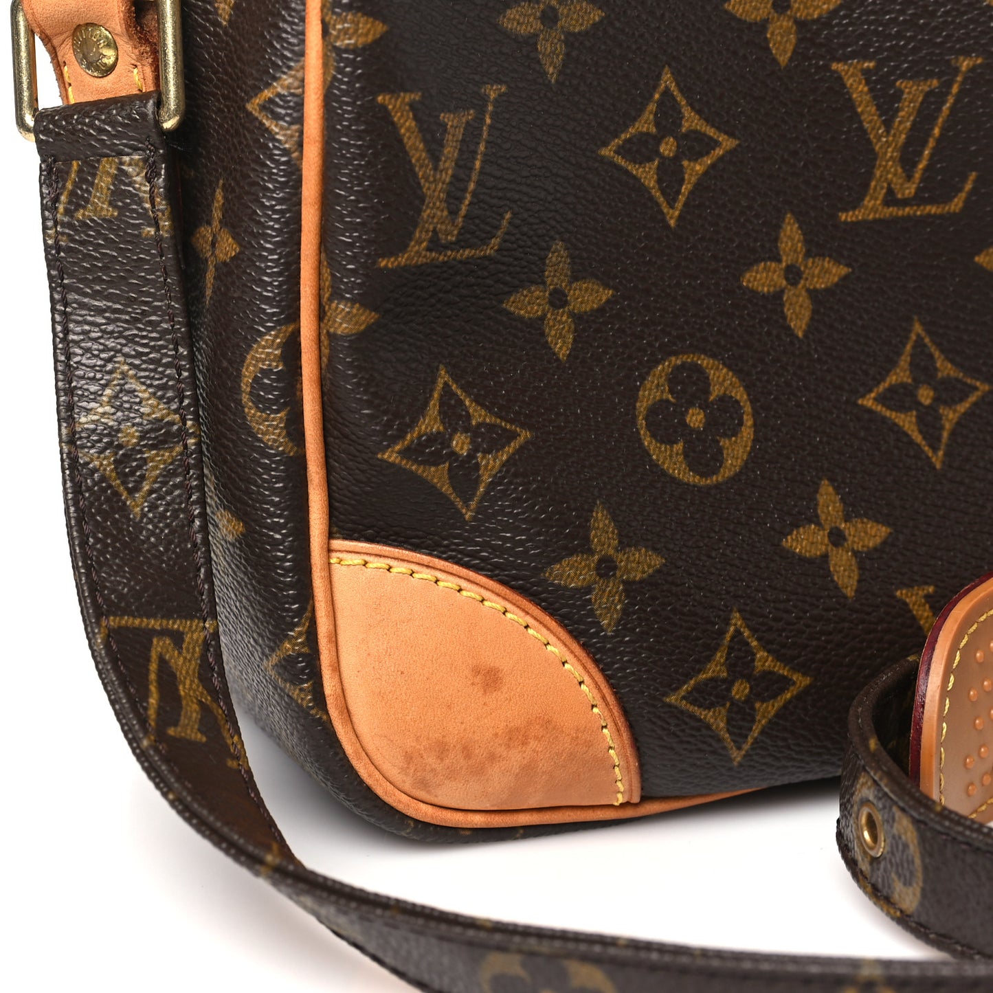 Monogram Nil 28