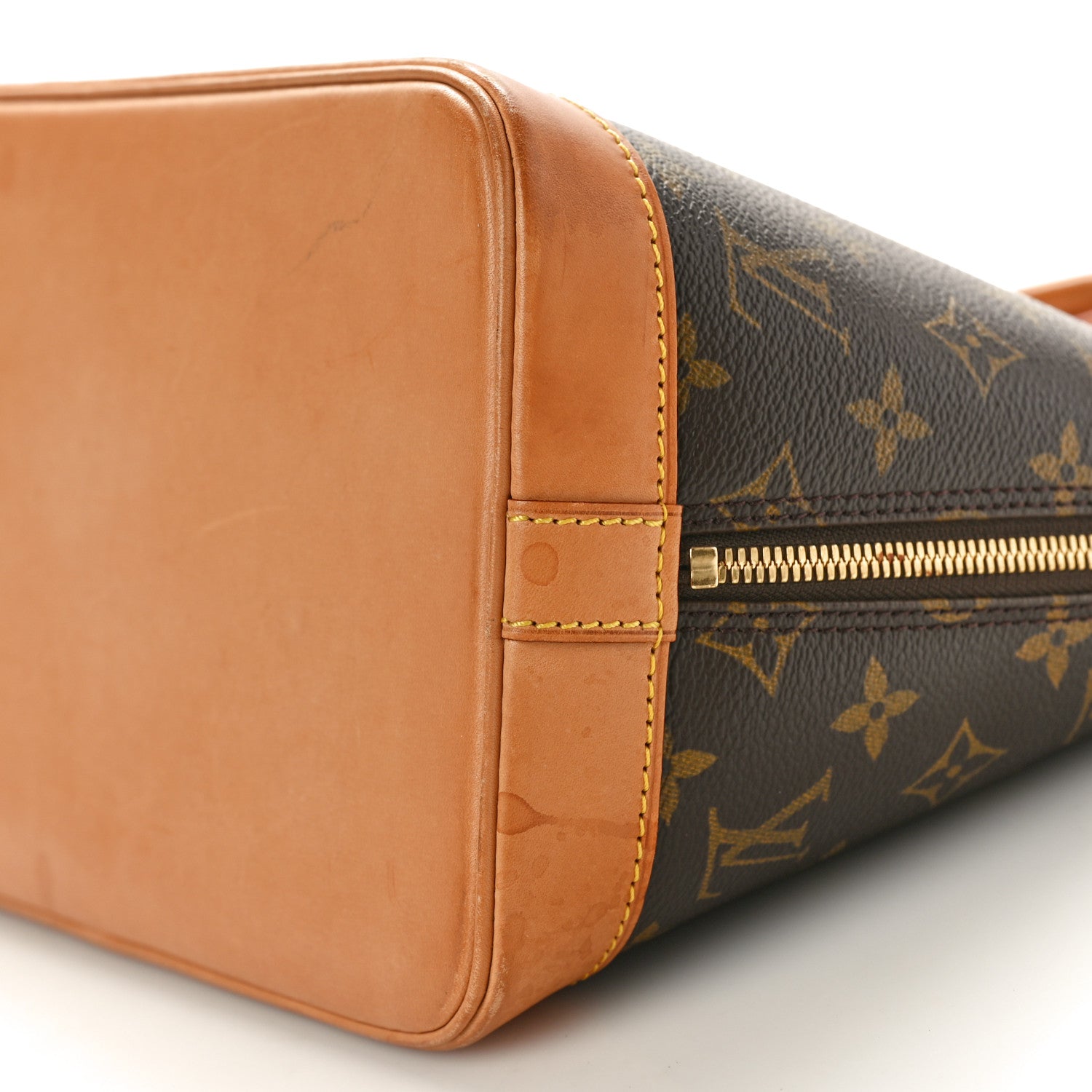 Louis Vuitton Monogram Alma PM 9 of 11
