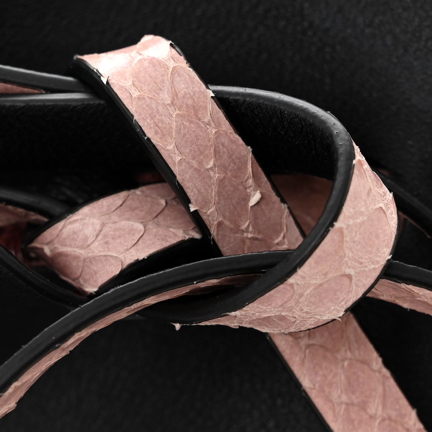 Vitello Ayers VLogo Bucket Bag Black