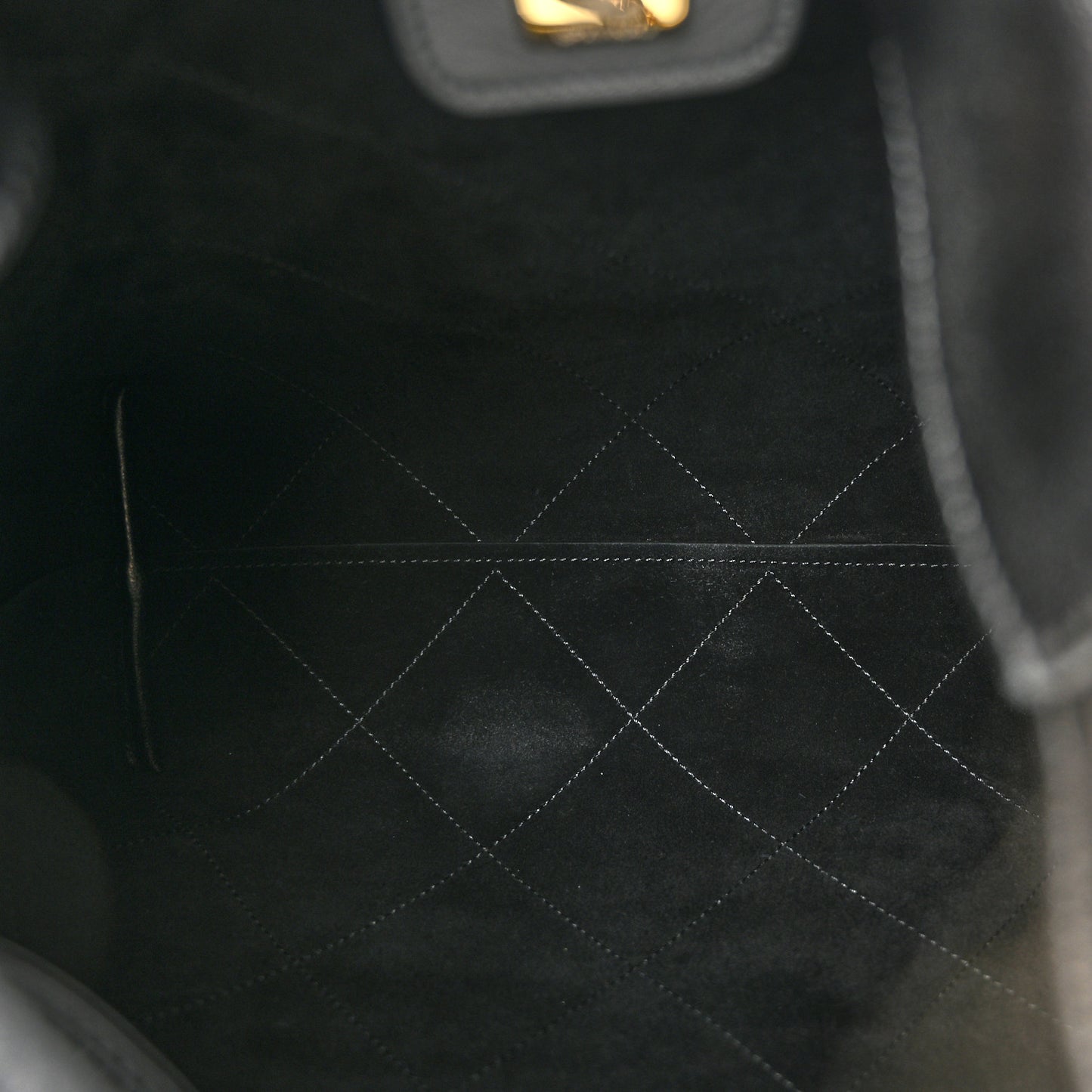 Shiny Lambskin Quilted Medium Hobo Black