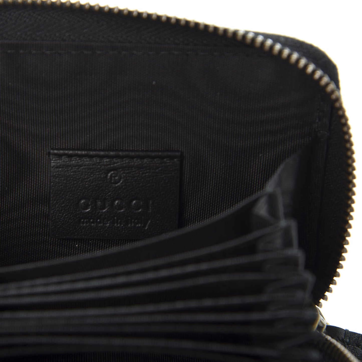 Calfskin Matelasse GG Marmont Zip Around Card Case Black