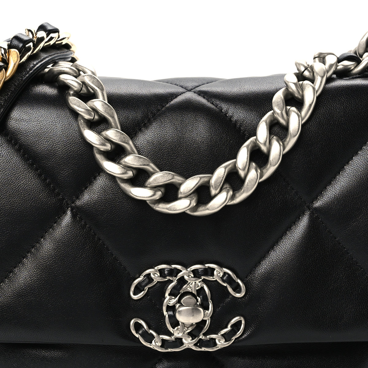 Lambskin Quilted Medium Chanel 19 Flap Black