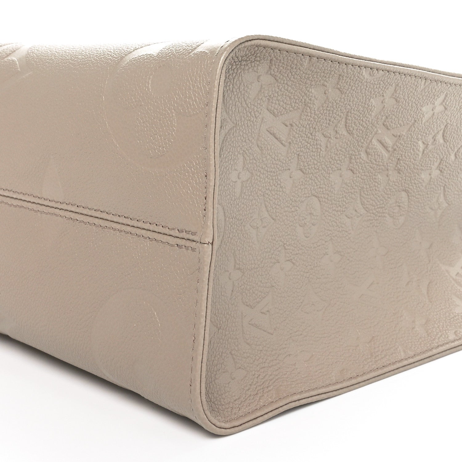 Louis Vuitton Empreinte Monogram Giant Onthego MM Tourterelle 9 of 10