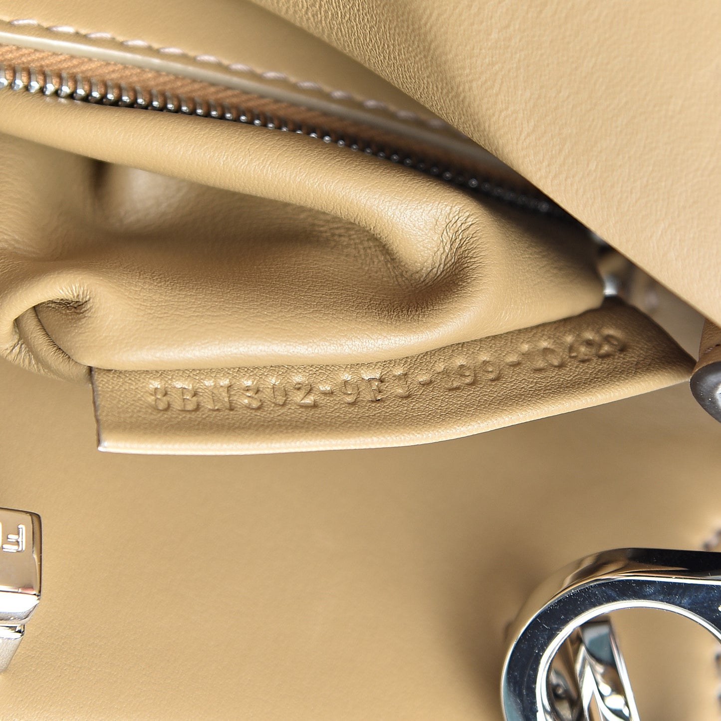 Vitello Tahiti Burro Bi-Color Medium Peekaboo Iconic Essentially Satchel Pound Sand Nuvola