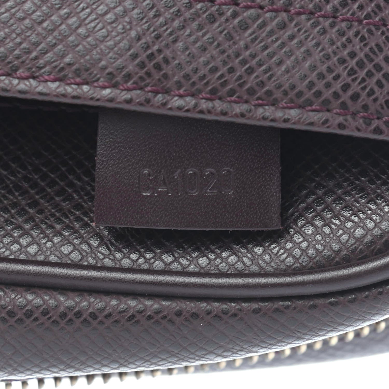 Louis Vuitton Taiga Kaluga Toiletry Pouch Acajou 7 of 7
