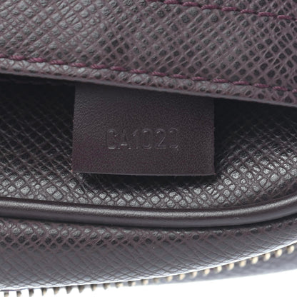 Louis Vuitton Taiga Kaluga Toiletry Pouch Acajou 7 of 7