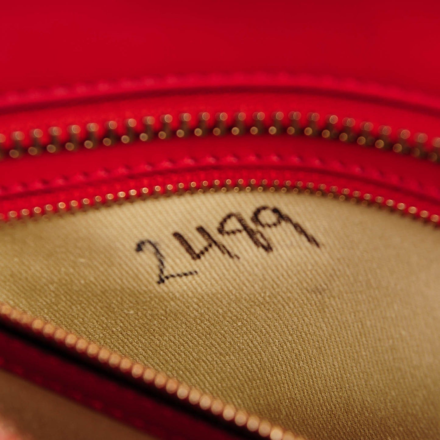 Vitello Rockstud Double Handle Tote Rosso Valentino
