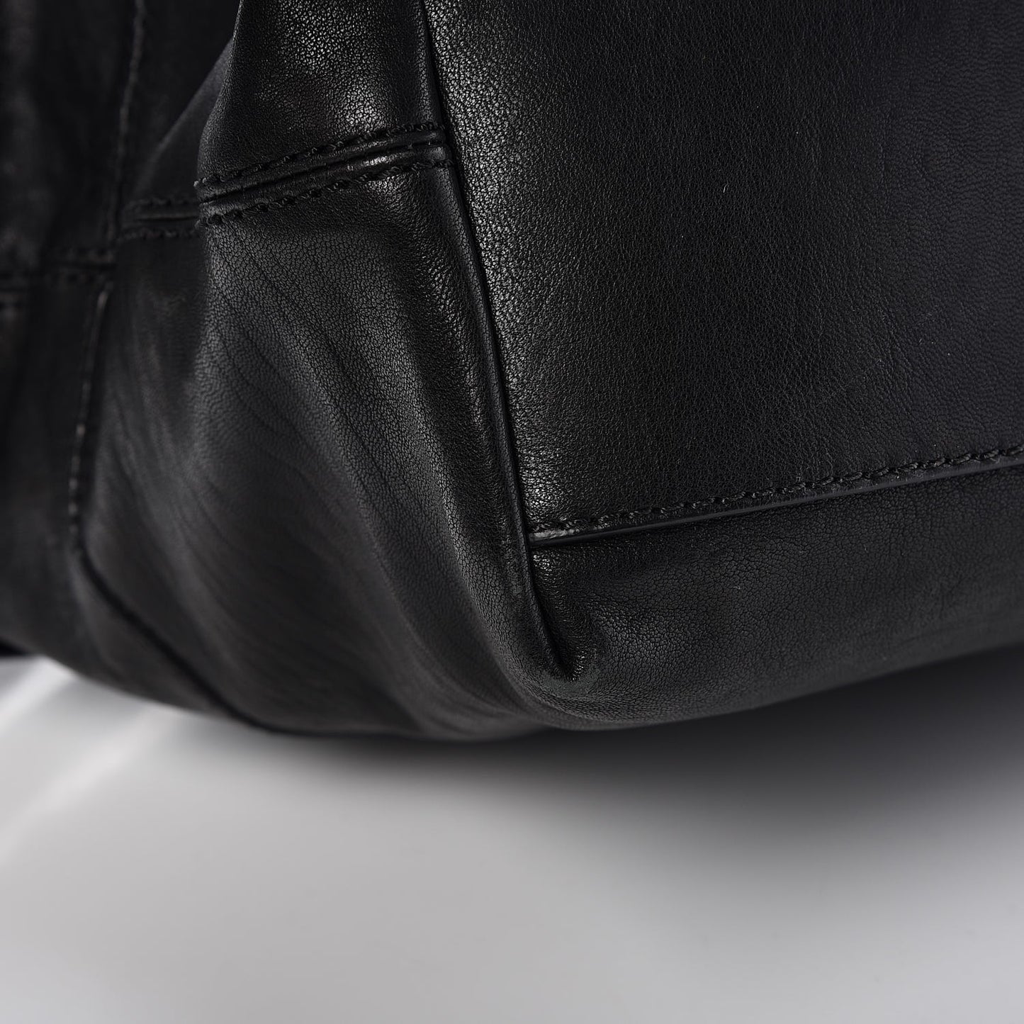 Lambskin Medium Nightingale Black