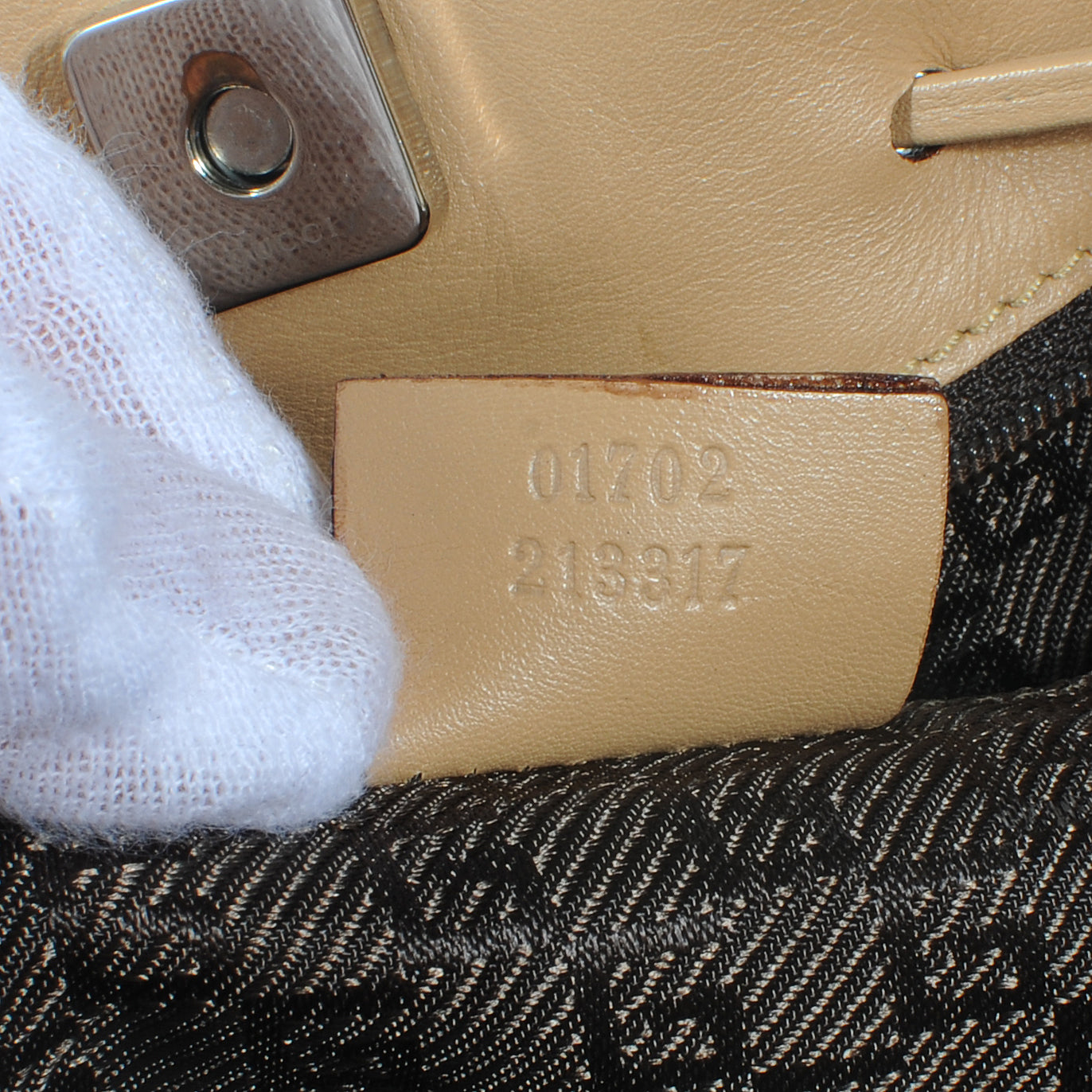 Gucci Camel Leather Drawstring Bag 6 of 7