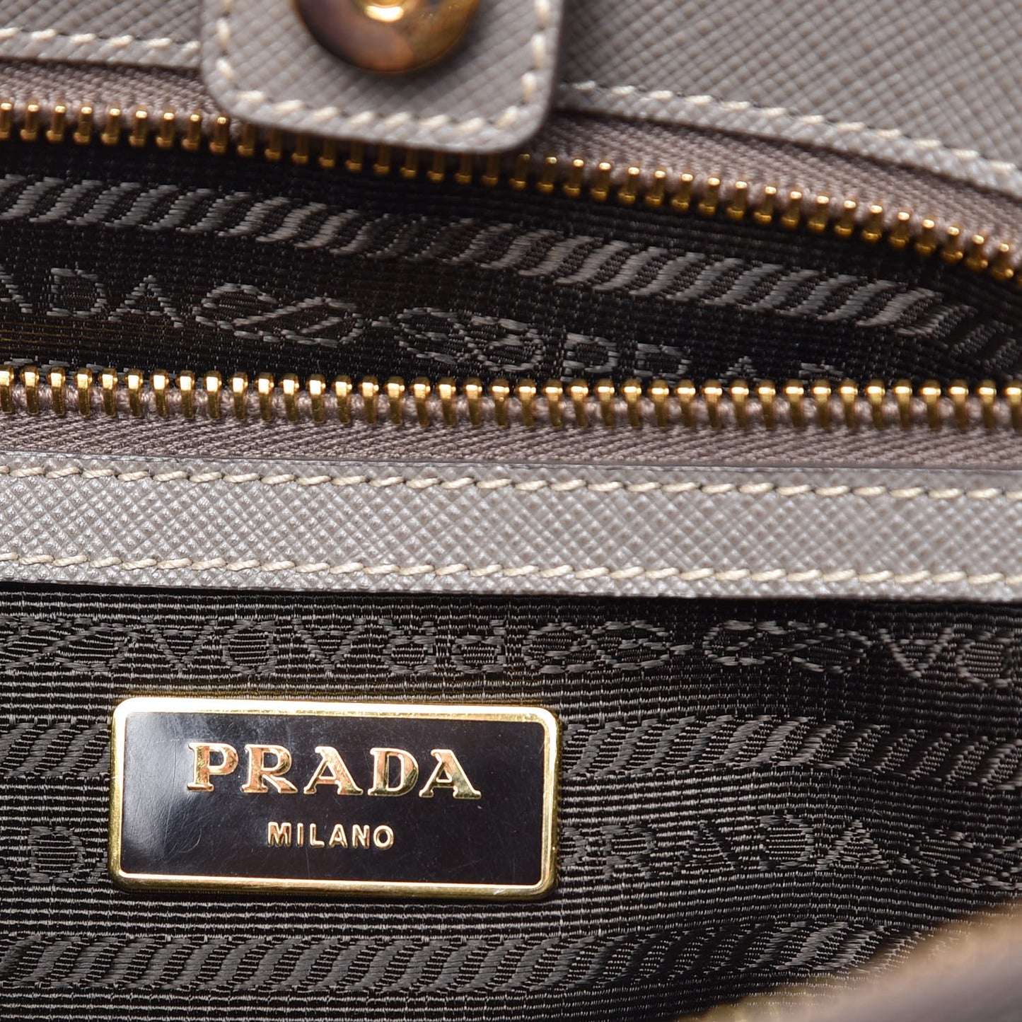 Saffiano Lux Medium Tote Argilla