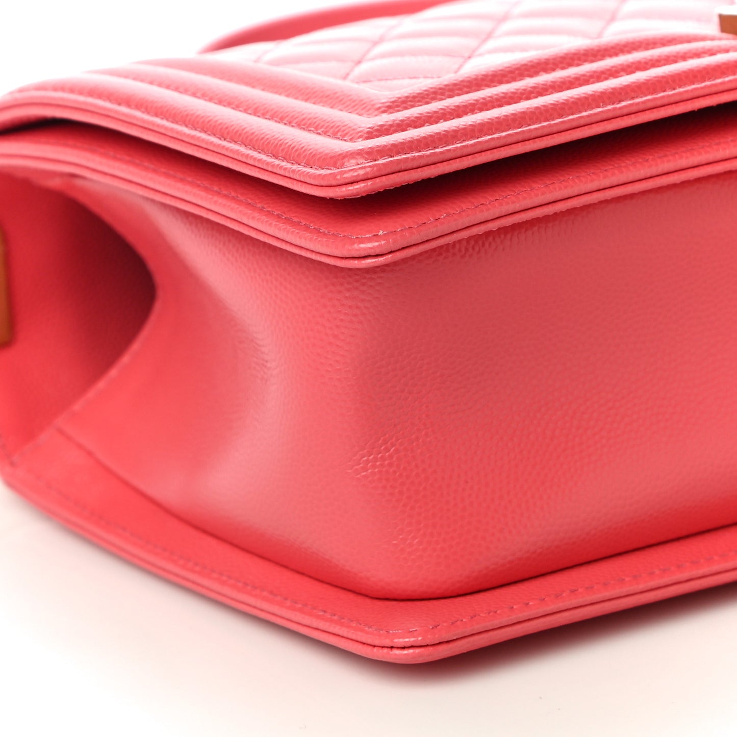 Caviar Quilted Medium Boy Flap Pink