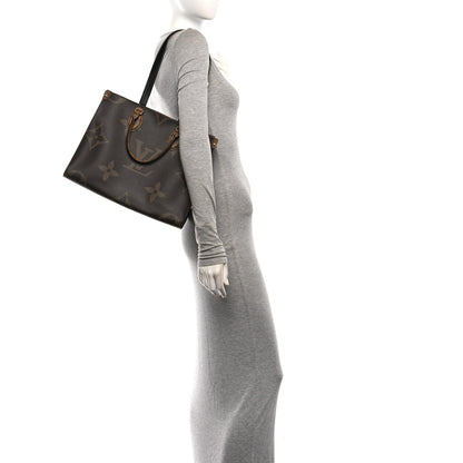 Louis Vuitton Reverse Monogram Giant Onthego MM 2 of 10