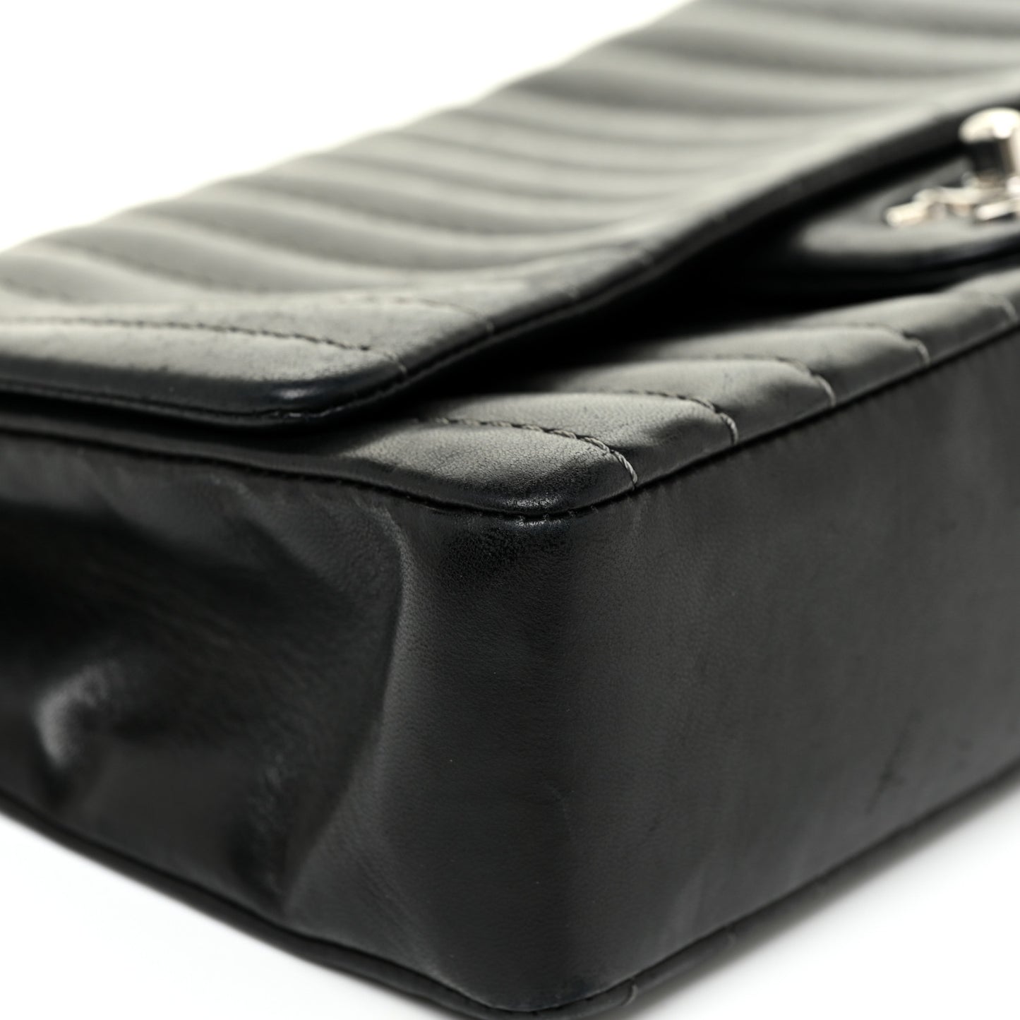 Lambskin Vertical Quilted Medium Single Flap Black