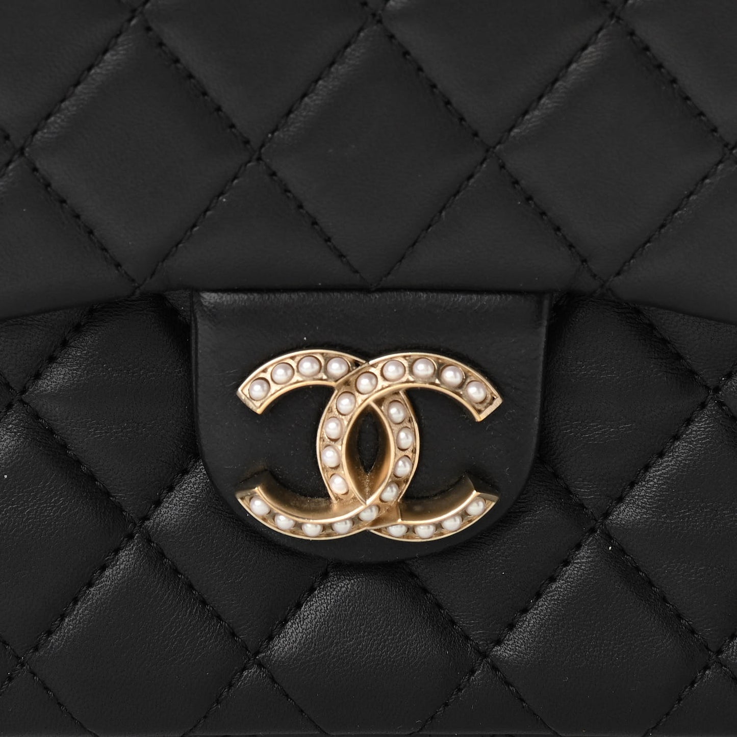 Lambskin Medium Westminster Pearl Flap Black