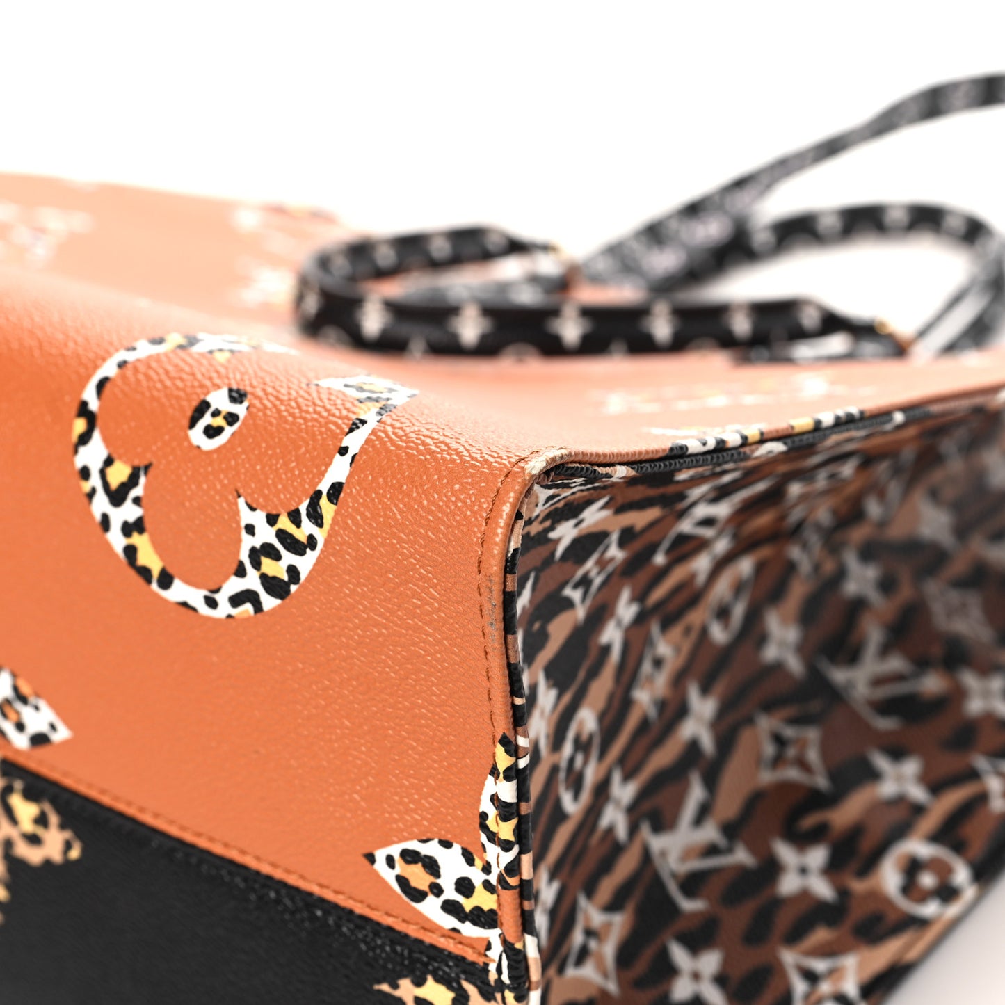 Monogram Giant Jungle Onthego GM Black