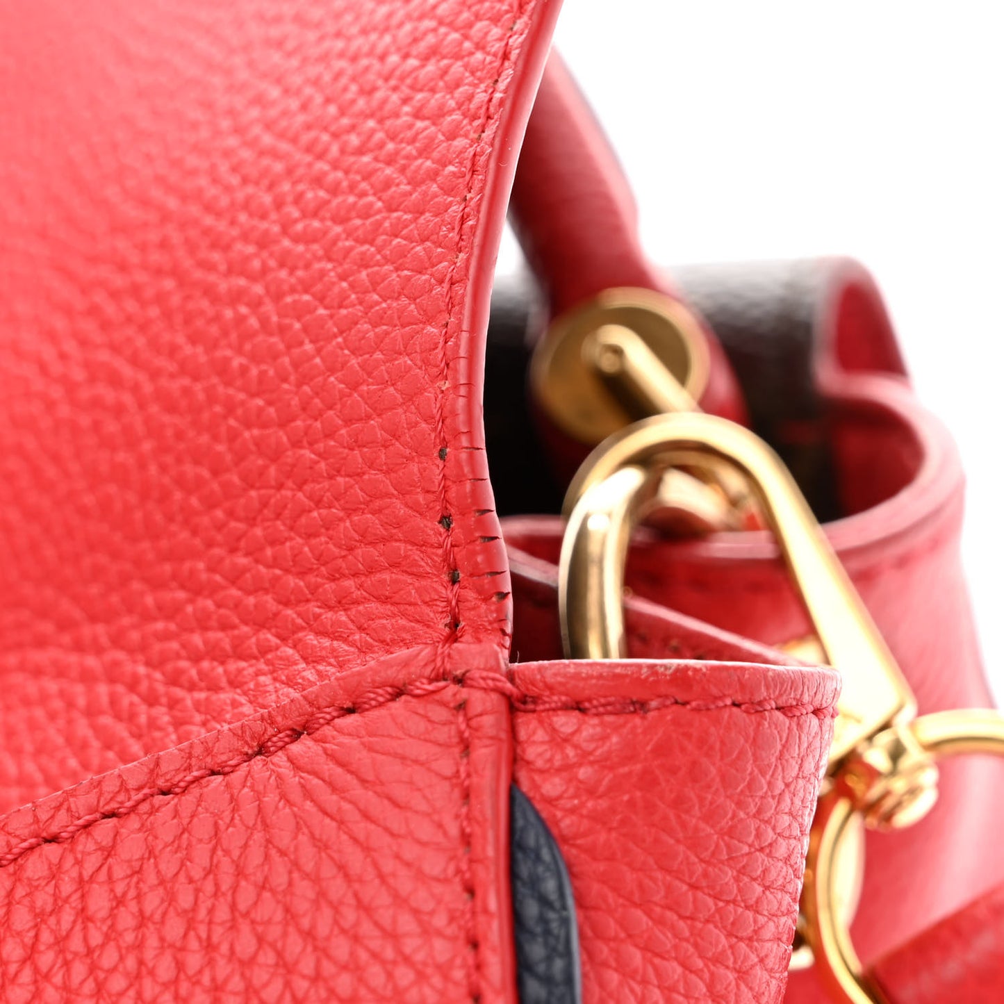 Grained Calfskin Monogram Double V Rubis
