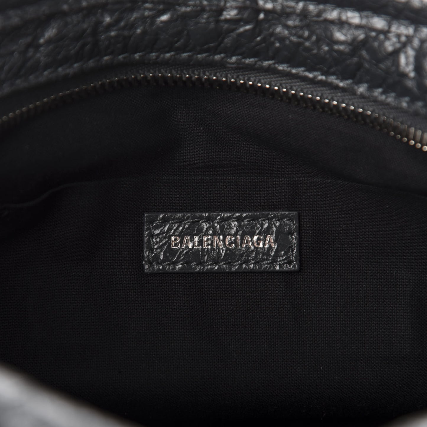 Lambskin Classic Hardware Neo Lift Hip Blag Black