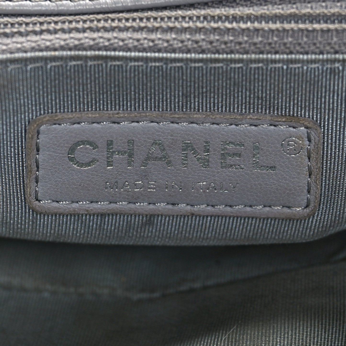 Crumpled Calfskin Medium Chain All Over Flap Grey