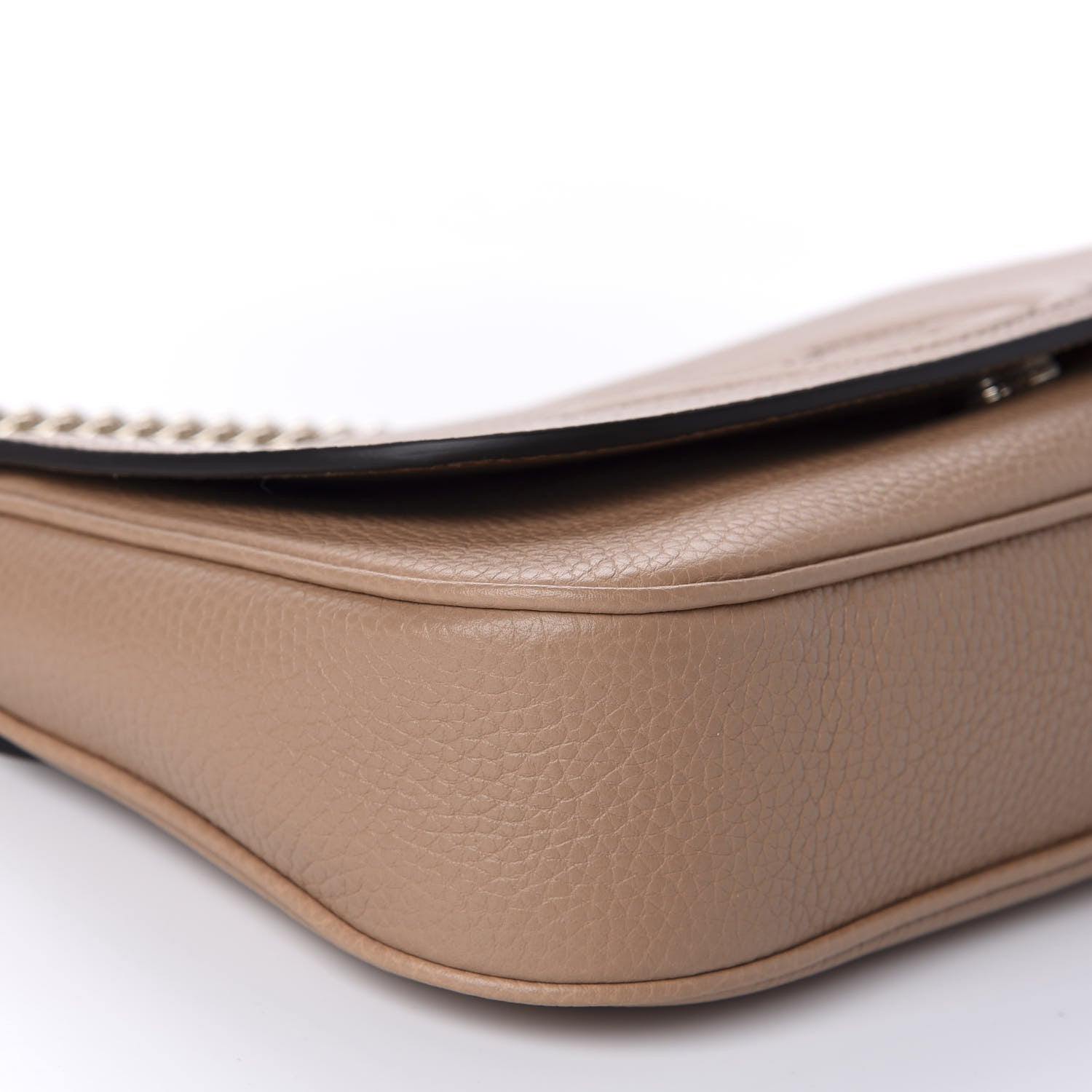 Gucci Pebbled Calfskin Medium Soho Flap Crossbody Camelia 7 of 11