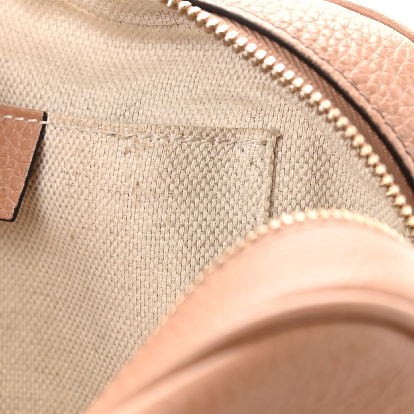 Pebbled Calfskin Small Soho Disco Bag Camelia