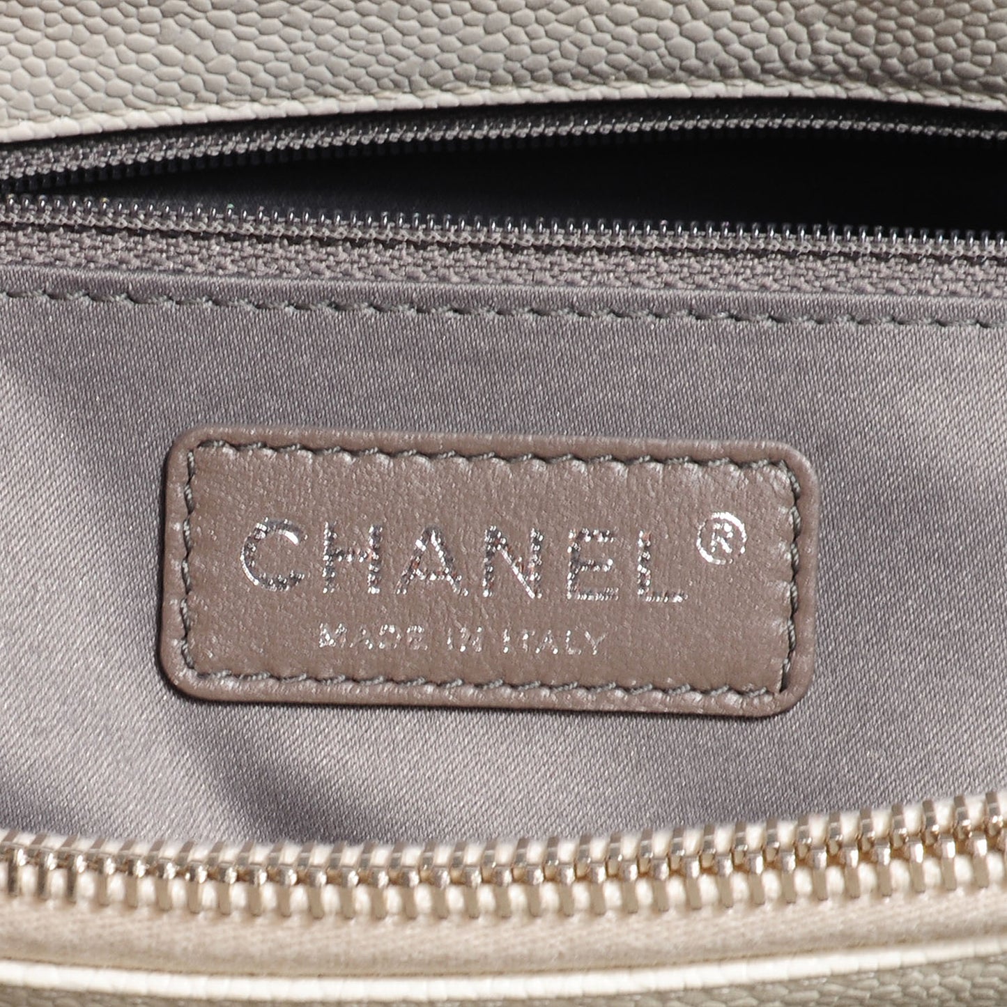Caviar Quilted Grand Shopping Tote GST White