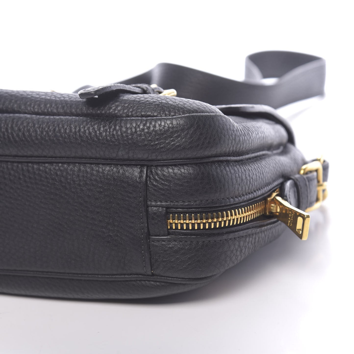 Vitello Daino Push Lock Messenger Bag Black