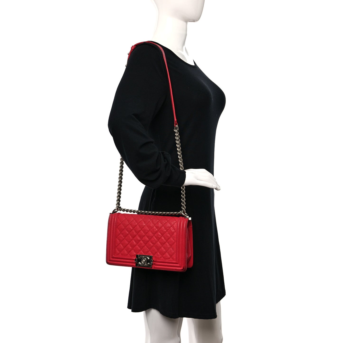 Caviar Quilted Medium Boy Flap Red