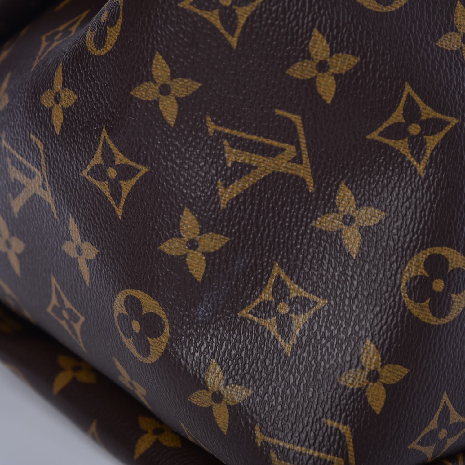 Louis Vuitton Monogram Artsy MM 8 of 8