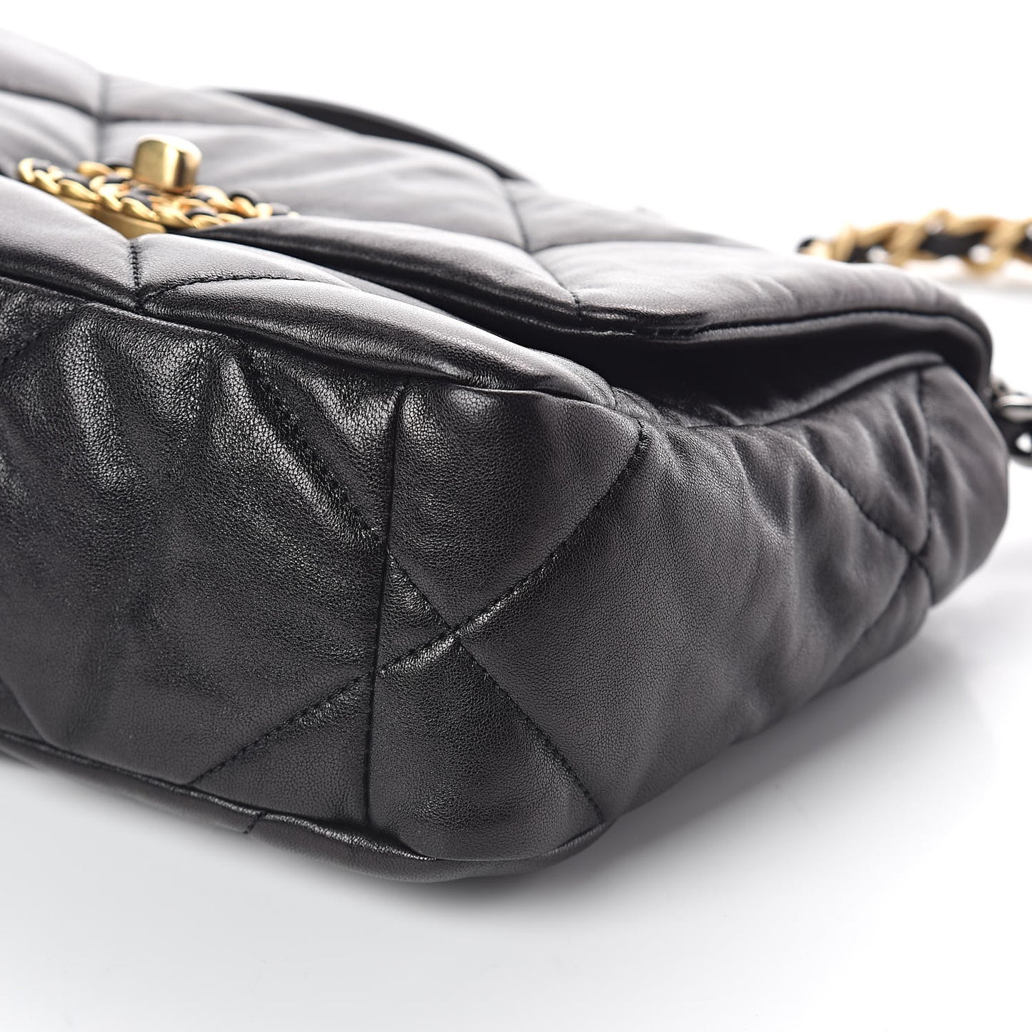 Lambskin Quilted Medium 19 Flap Black