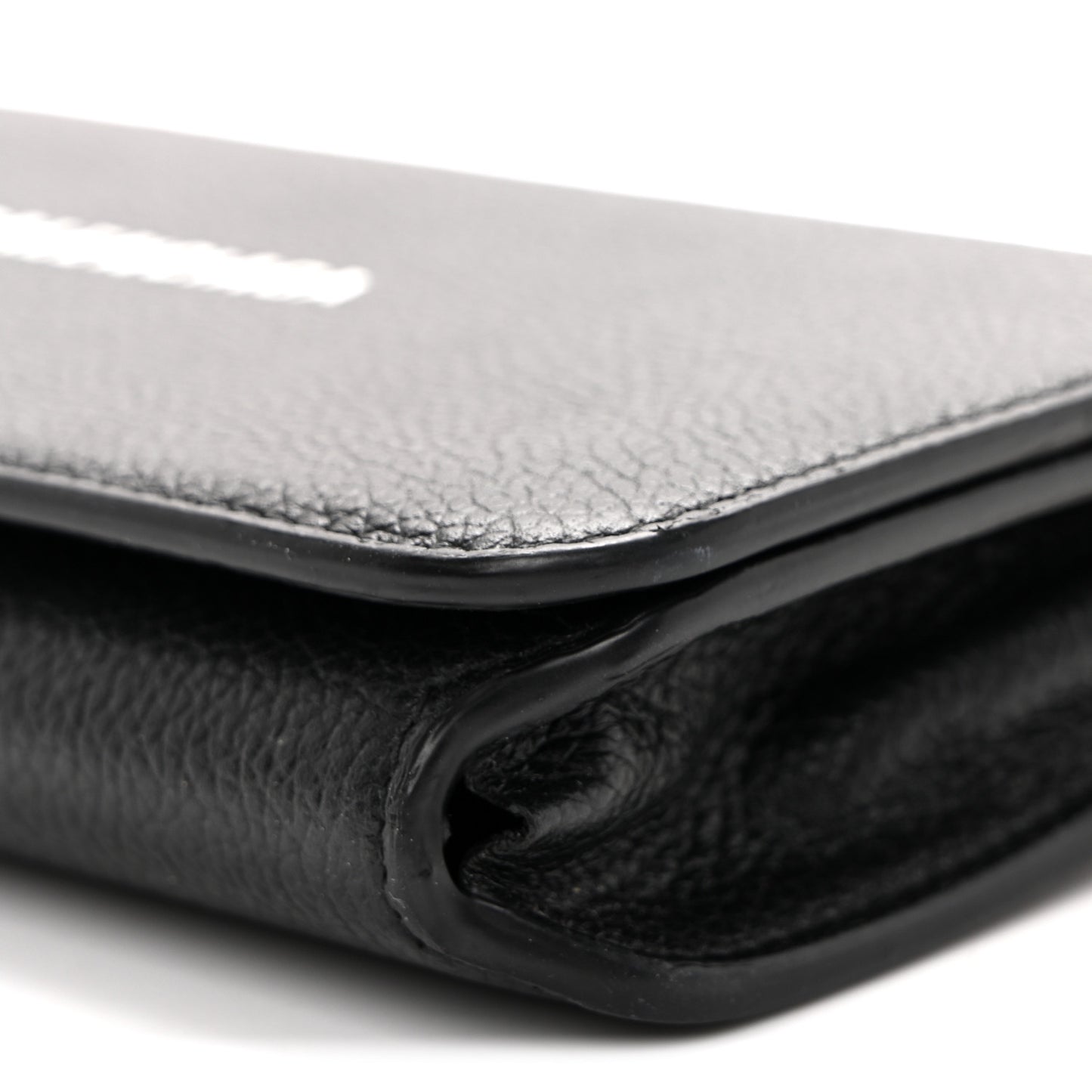 Grained Calfskin Logo Cash Phone Holder Wallet On Chain Black White