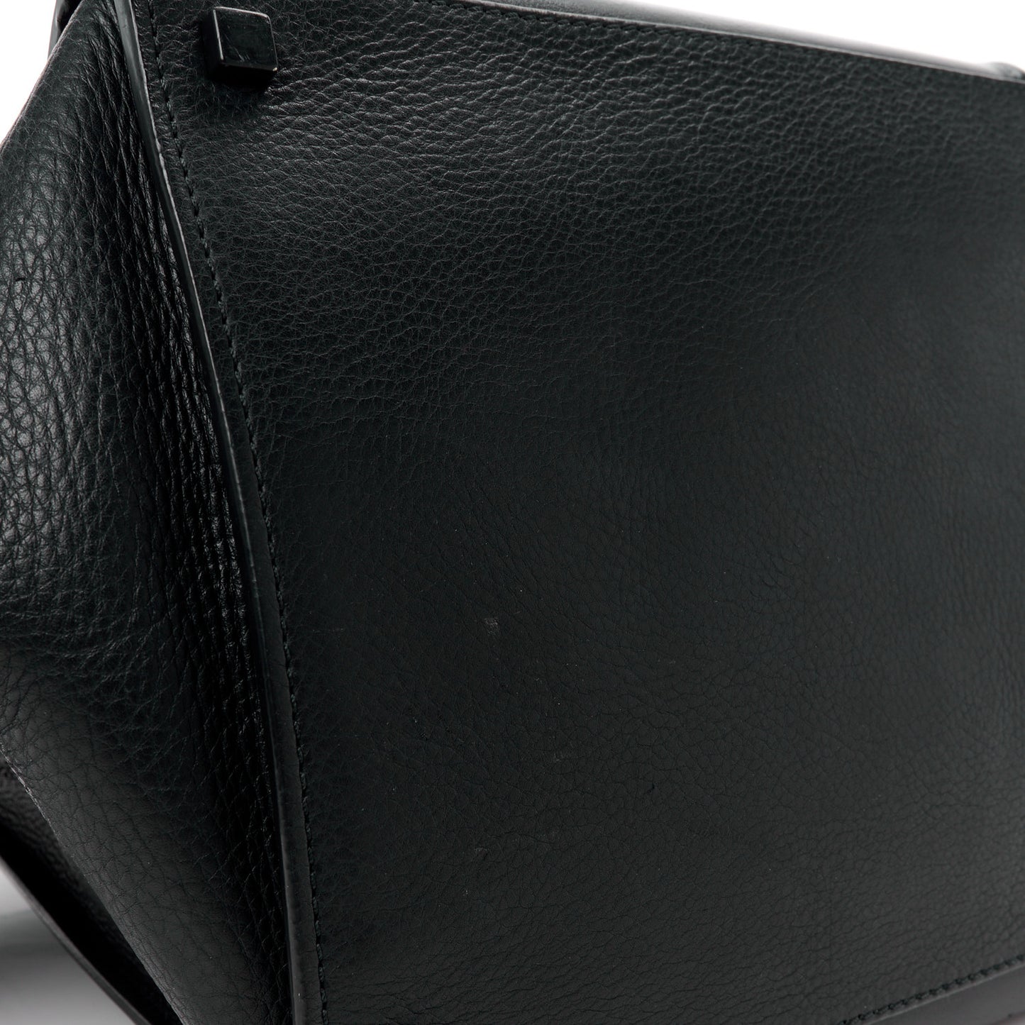 Smooth Calfskin Medium Phantom Luggage Black