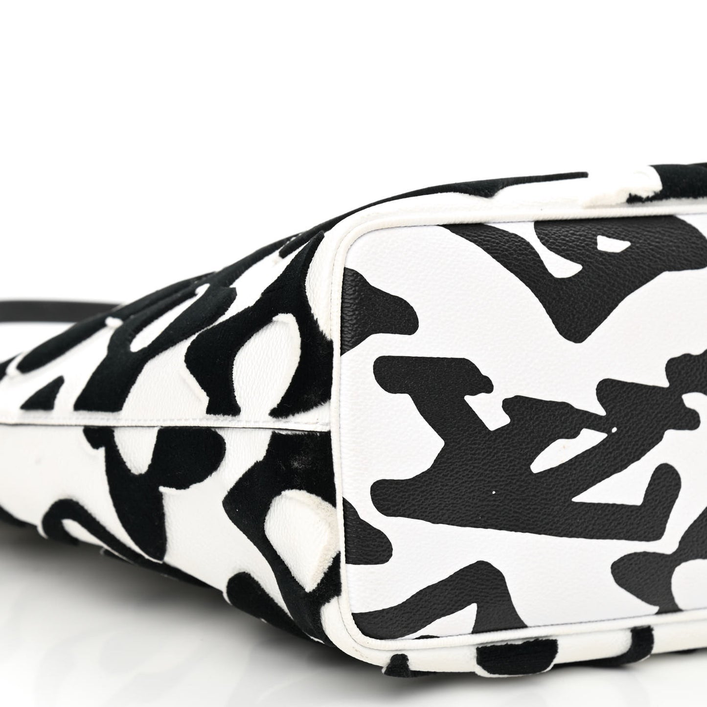 X UF Tufted Monogram Tufted Cabas White Black