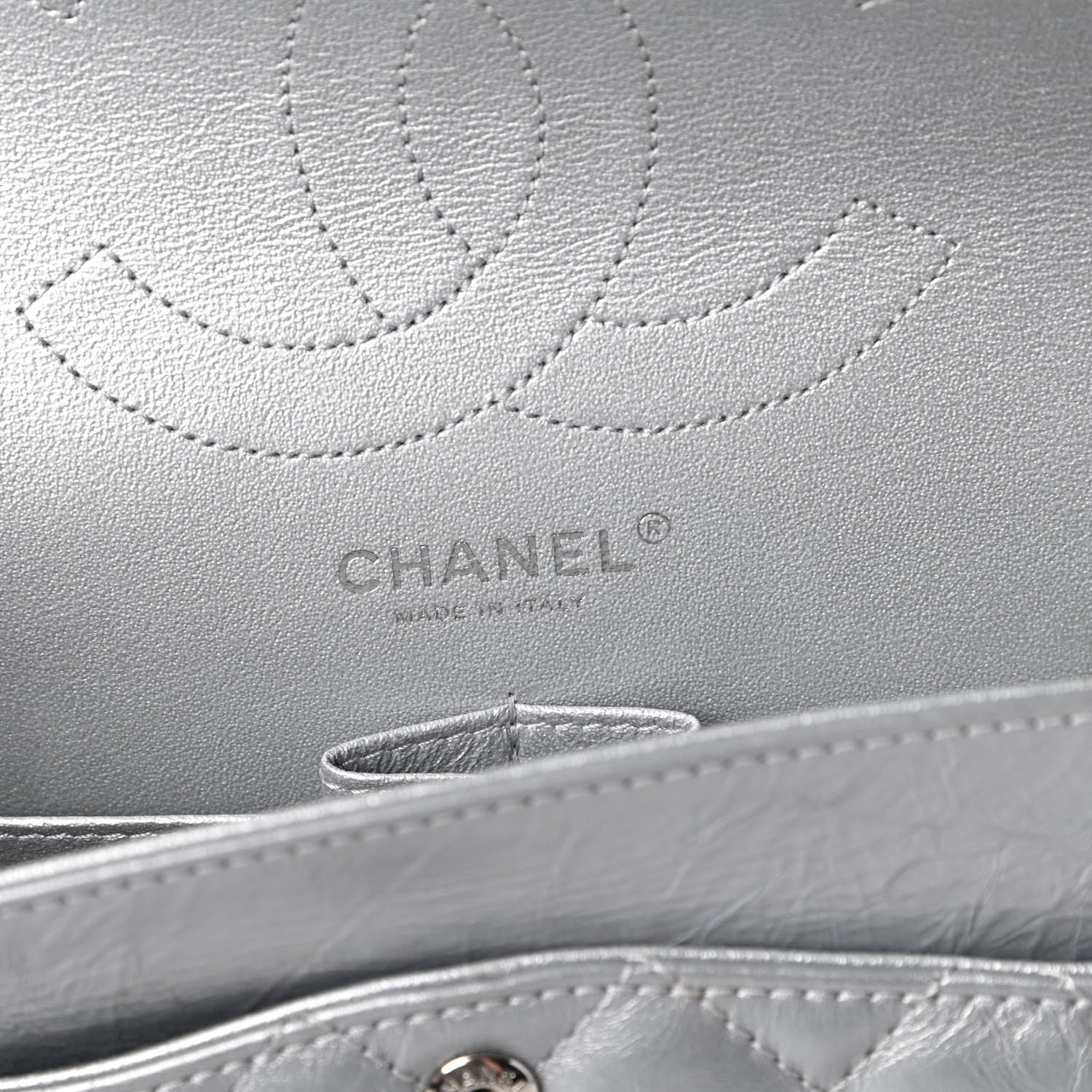 Chanel Metallic Aged Calfskin 2.55 Reissue 225 Flap Silver 8 of 10