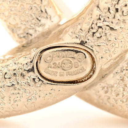 Chanel Metal CC Brooch Gold 3 of 4