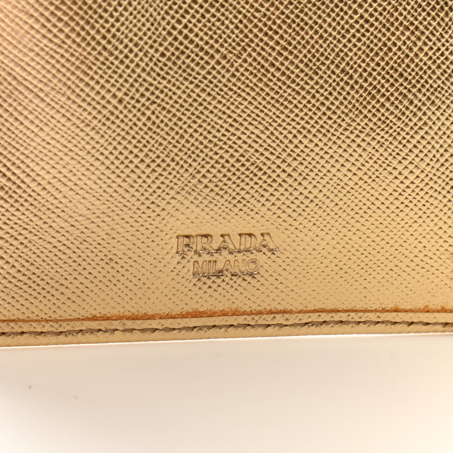 Saffiano Metal Bi-Fold Wallet Platino