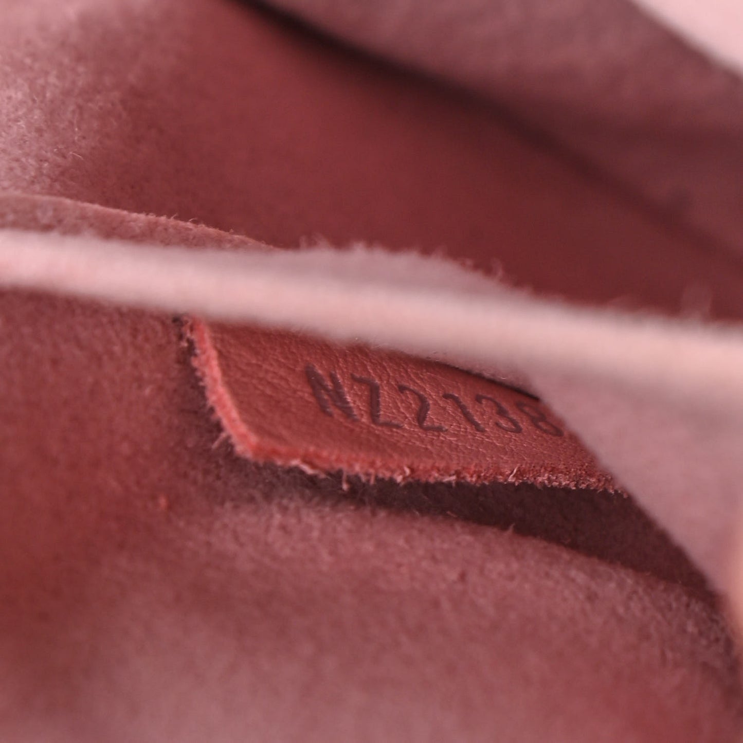 Calfskin New Wave Chain PM Smoothie Pink